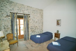 Holiday houses and vacation rentals in Provence and Languedoc, many villas with pools, southern France